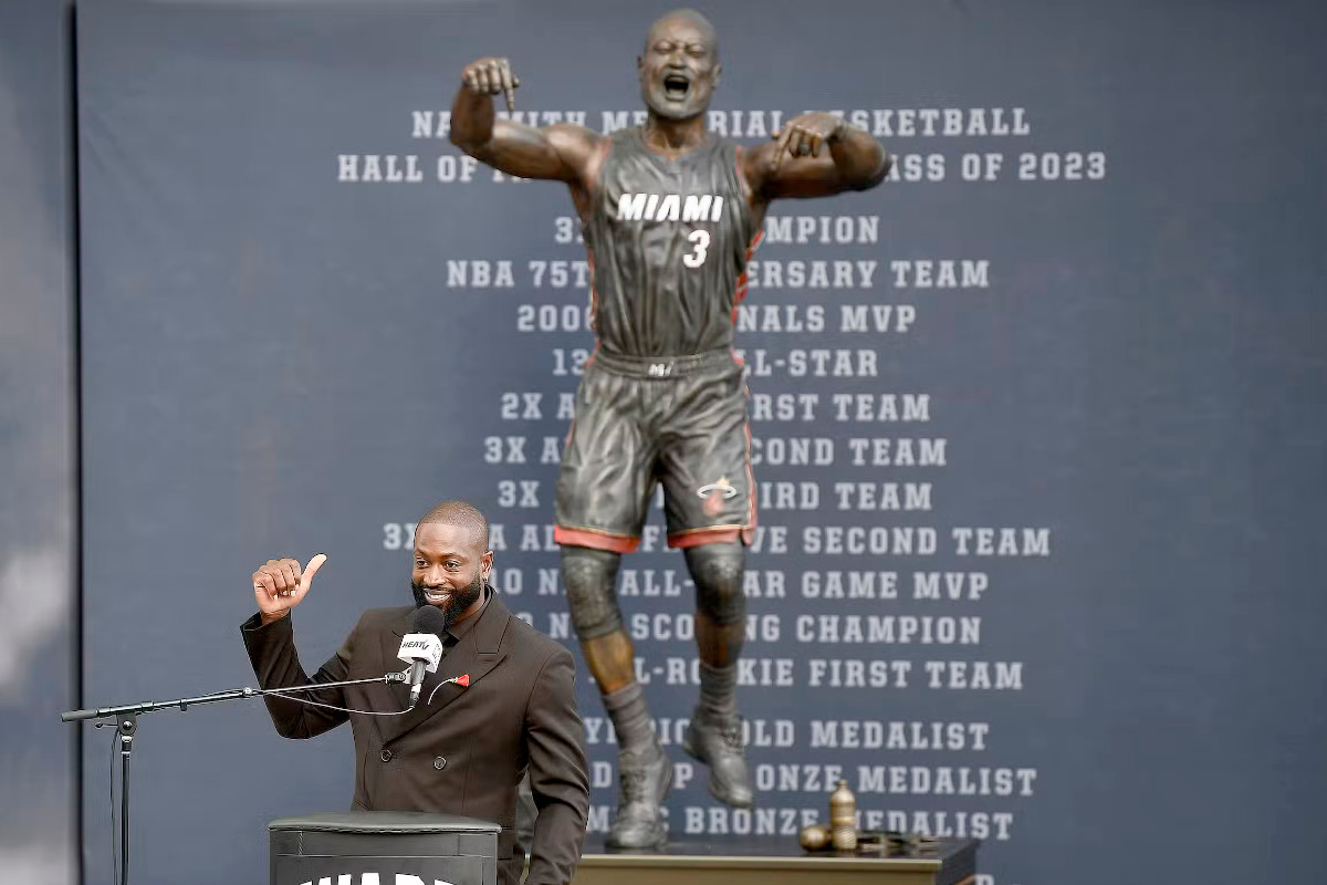 wade statua miami